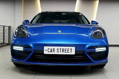 2018 Porsche Panamera Turbo Sport Turismo 1