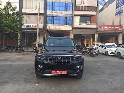 2025 Mahindra Scorpio N Z8 2WD Diesel 2.2L Turbo Manual 7 STR [2024-2026] 1