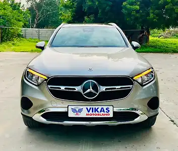 2025 Mercedes-Benz GLC 220d 4MATIC 1