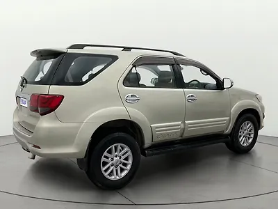 2013 Toyota Fortuner