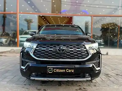 2025 टोयोटा इनोवा हायक्रॉस ZX (O) Hybrid (Electric + Petrol) Automatic (e-CVT) 7 STR 1