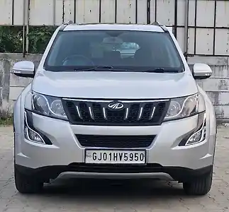 2018 महिंद्रा XUV500 w10 ऑटोमैटिक 1 2018 महिंद्रा XUV500 w10 ऑटोमैटिक 1
