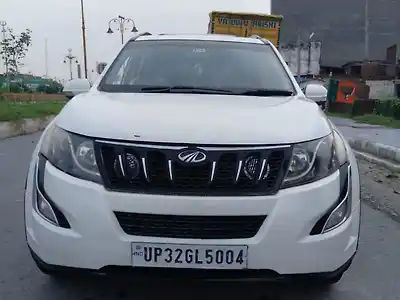 2015 महिंद्रा XUV500 w10 एडब्ल्यूडी 1