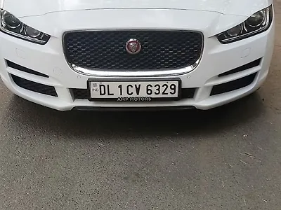 2016 Jaguar XE Prestige 1