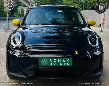 2024 Mini Cooper SE Charged Edition 1