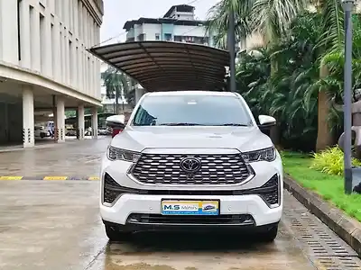 2023 टोयोटा इनोवा हायक्रॉस ZX Hybrid (Electric + Petrol) Automatic (e-CVT) 7 STR 1