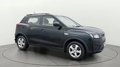 2023 Mahindra XUV300 W6 1.2 Petrol 1 2023 Mahindra XUV300 W6 1.2 Petrol 1