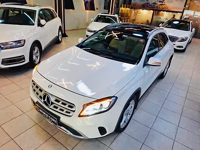 2017 Mercedes-Benz GLA 200 Sport 1