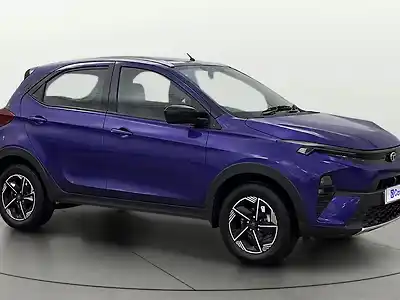 2024 टाटा नेक्सन फ़ीयरलेस प्लस (S) 1.2 पेट्रोल 7 डीसीए ड्युअल टोन [2023-2025] 1