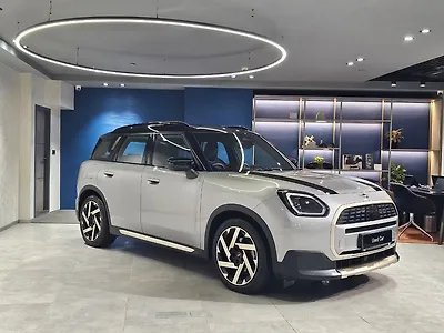 2024 Mini Countryman electric E 2WD 64.6 kWh 1 2024 Mini Countryman electric E 2WD 64.6 kWh 1