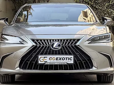 2022 Lexus Old Generation ES 2018 300h Luxury