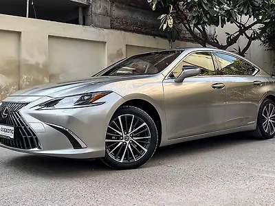 2022 Lexus Old Generation ES 2018 300h Luxury