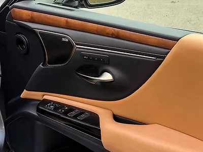 2022 Lexus Old Generation ES 2018 300h Luxury