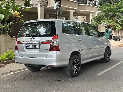 2013 Toyota Innova 2.5 VX 8 STR BS-III