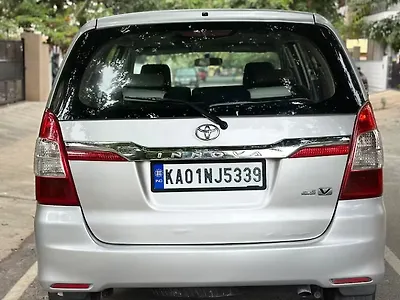 2013 Toyota Innova 2.5 VX 8 STR BS-III
