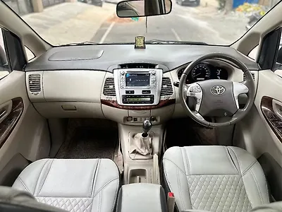 2013 Toyota Innova 2.5 VX 8 STR BS-III