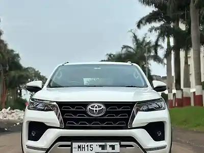 2023 टोयोटा फ़ॉर्च्यूनर 4x2 2WD Diesel 2.8L Turbo Automatic 1