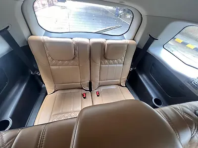 2018 Mahindra XUV500 W11 AT