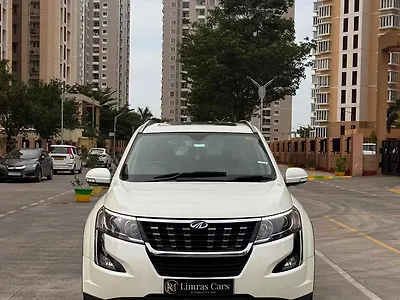 2021 Mahindra XUV500 W11 Opt 1