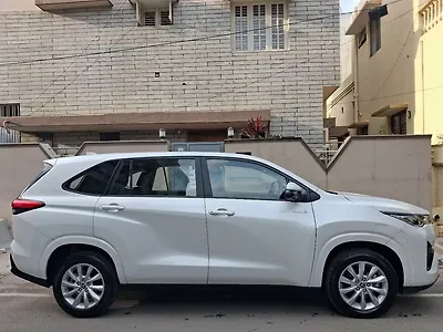 2024 Toyota Innova Hycross VX (O) Hybrid (Electric + Petrol) Automatic (e-CVT) 7 STR