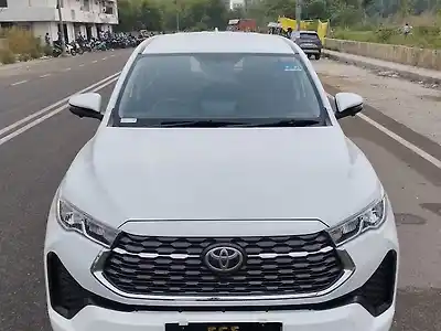 2025 टोयोटा इनोवा हायक्रॉस VX Hybrid (Electric + Petrol) Automatic (e-CVT) 7 STR 1