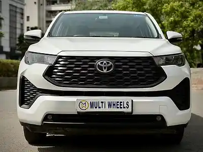 2025 टोयोटा इनोवा हायक्रॉस GX Petrol Automatic (CVT) 7 STR 1