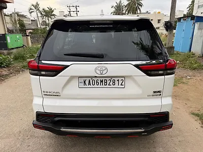 2024 Toyota Innova Hycross ZX Hybrid (Electric + Petrol) Automatic (e-CVT) 7 STR