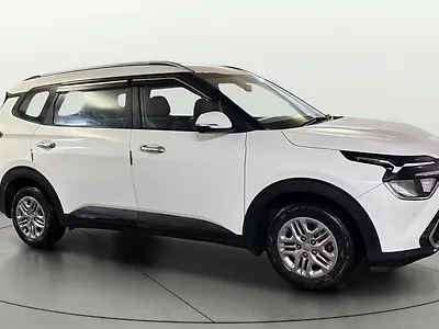 2023 Kia Carens Prestige 1.5 Petrol MT 7 STR 1