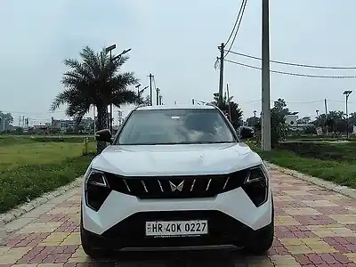 2024 महिंद्रा XUV 3XO AX5 Diesel 1.5L Turbo Manual 1