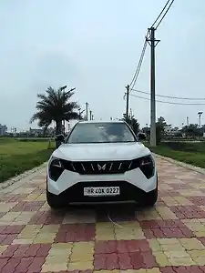 2024 महिंद्रा XUV 3XO AX5 Diesel 1.5L Turbo Manual 1 2024 महिंद्रा XUV 3XO AX5 Diesel 1.5L Turbo Manual 1