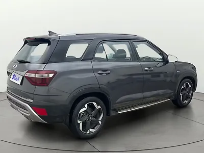 2022 Hyundai Alcazar Signature (O) 6 STR 2.0 Petrol AT