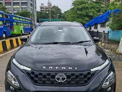 2023 Tata Safari XT Plus Dark Edition 1
