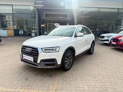 2018 Audi Q3 35 TDI quattro Premium Plus 1