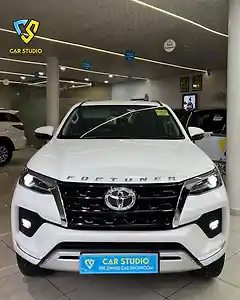 2025 टोयोटा फ़ॉर्च्यूनर 4x2 2WD Diesel 2.8L Turbo Automatic 1 2025 टोयोटा फ़ॉर्च्यूनर 4x2 2WD Diesel 2.8L Turbo Automatic 1