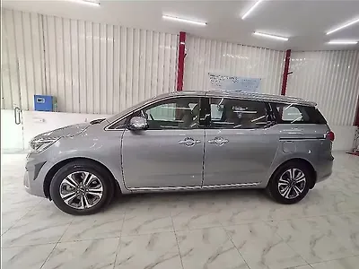 2023 Kia Carnival Limousine Plus 7 STR