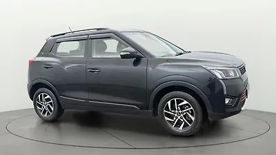 2023 Mahindra XUV300 W8 (O) 1.2 Petrol 1 2023 Mahindra XUV300 W8 (O) 1.2 Petrol 1