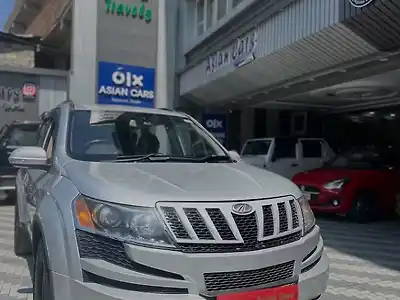 2014 महिंद्रा XUV500 w8 1