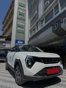 2025 महिंद्रा XUV 3XO AX7 Diesel 1.5L Turbo Automatic (AMT) Dual Tone 1 2025 महिंद्रा XUV 3XO AX7 Diesel 1.5L Turbo Automatic (AMT) Dual Tone 1