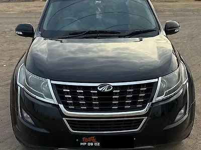 2018 Mahindra XUV500 W11 [2018-2020] 1