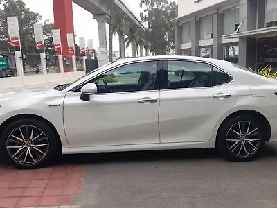 2022 Toyota Camry Hybrid