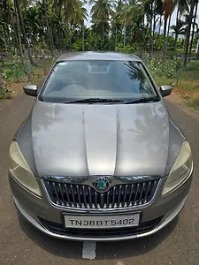 2013 Skoda Rapid Ambition 1.6 TDI CR MT 1 2013 Skoda Rapid Ambition 1.6 TDI CR MT 1