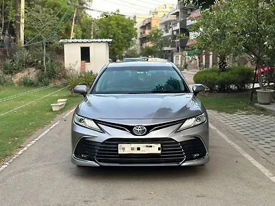 2022 Toyota Camry Hybrid 1