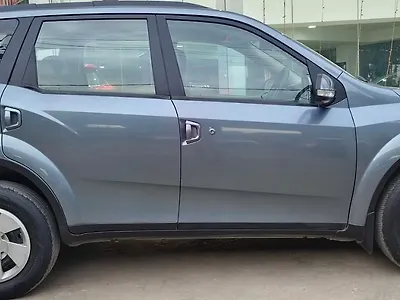 2017 Mahindra XUV500 W6