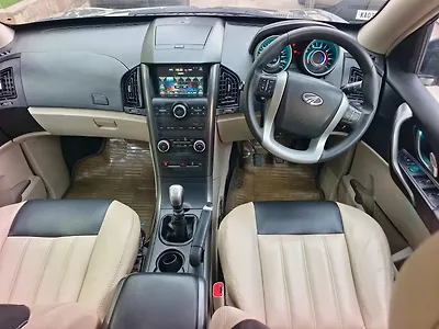 2017 Mahindra XUV500 W6