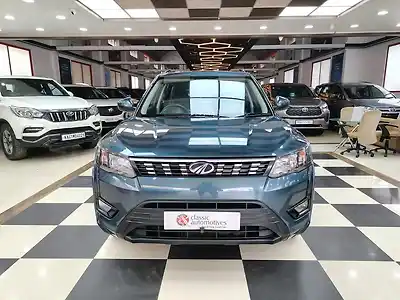 2022 महिंद्रा XUV300 W6 1.2 पेट्रोल एएमटी [2021] 1