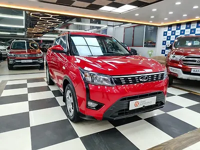 2022 Mahindra XUV300 W6 1.2 Petrol AMT