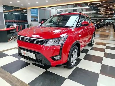 2022 Mahindra XUV300 W6 1.2 Petrol AMT