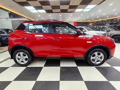 2022 Mahindra XUV300 W6 1.2 Petrol AMT