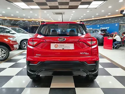 2022 Mahindra XUV300 W6 1.2 Petrol AMT
