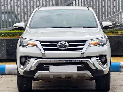 2017 Toyota Fortuner 2.8 4x2 AT [2016-2020] 1